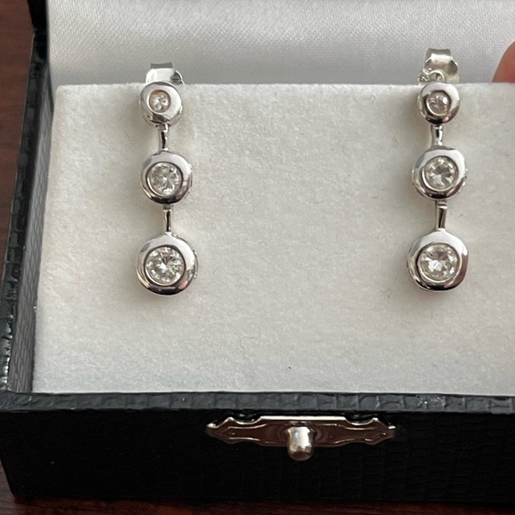 Vintage Jewelry - Solid sterling silver bezel set cz drop earrings